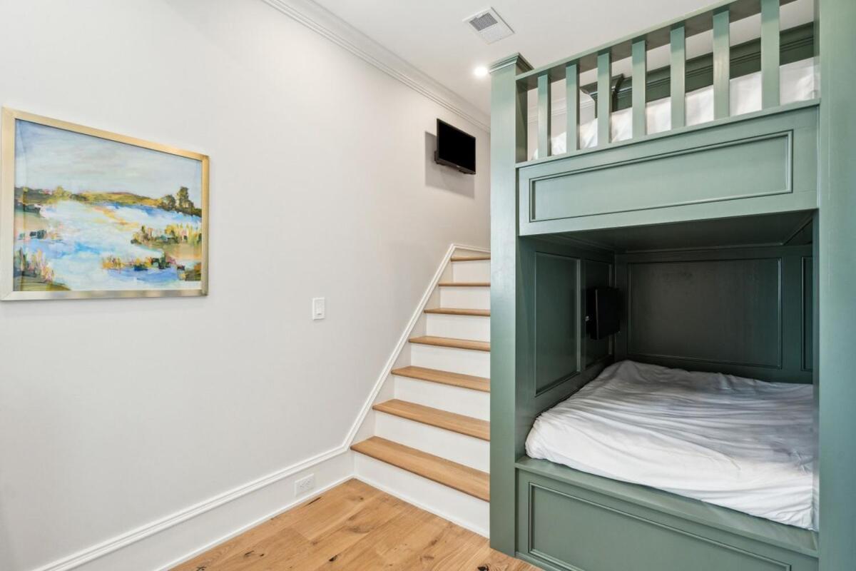 The Chateau - By Vacays Apartment Charleston