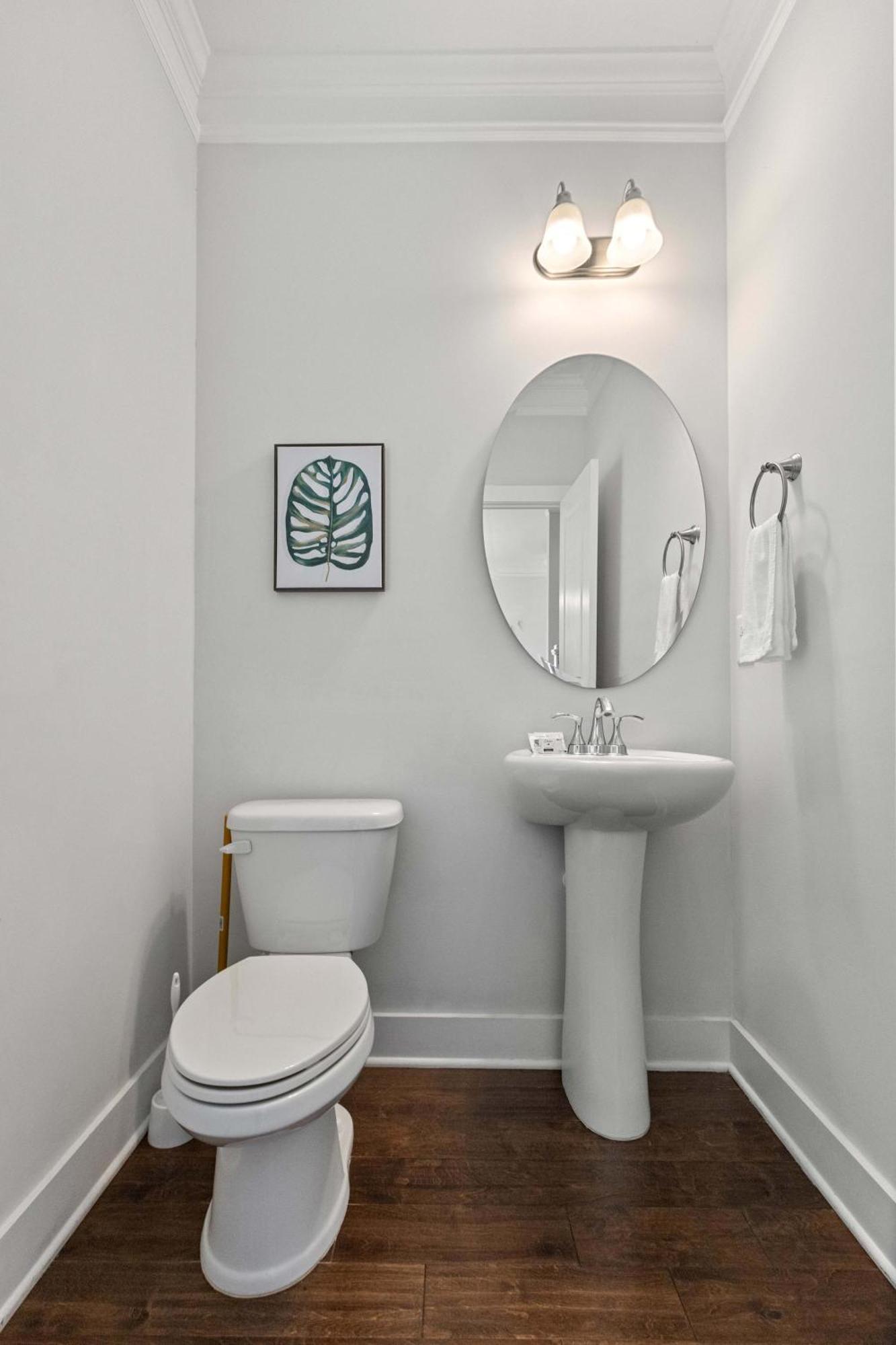 Spacious - 6 Mins To & Downtown Charleston