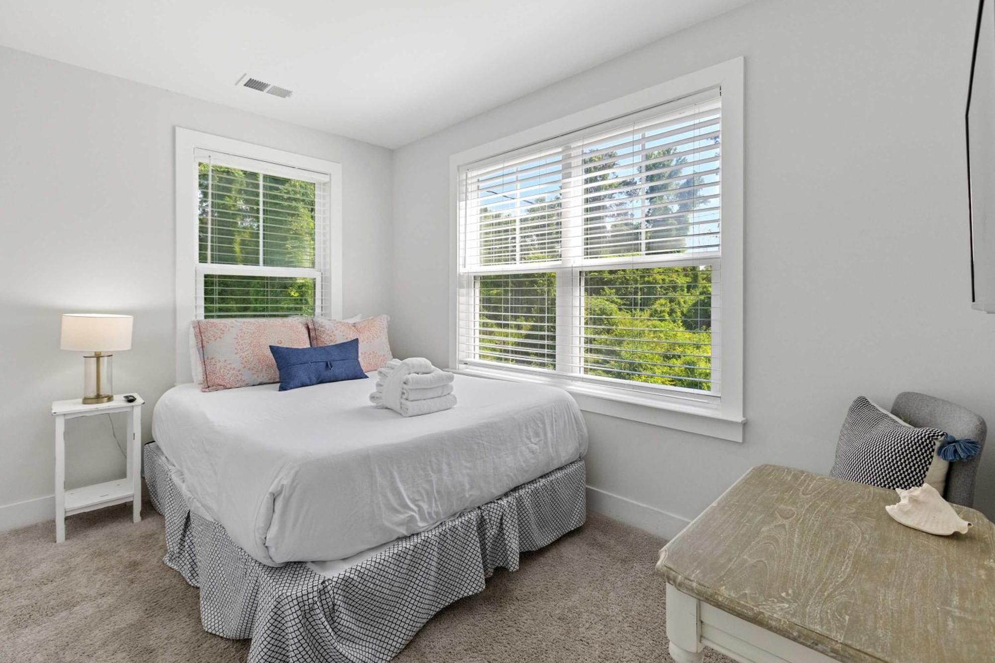 Spacious - 6 Mins To & Downtown Holiday home