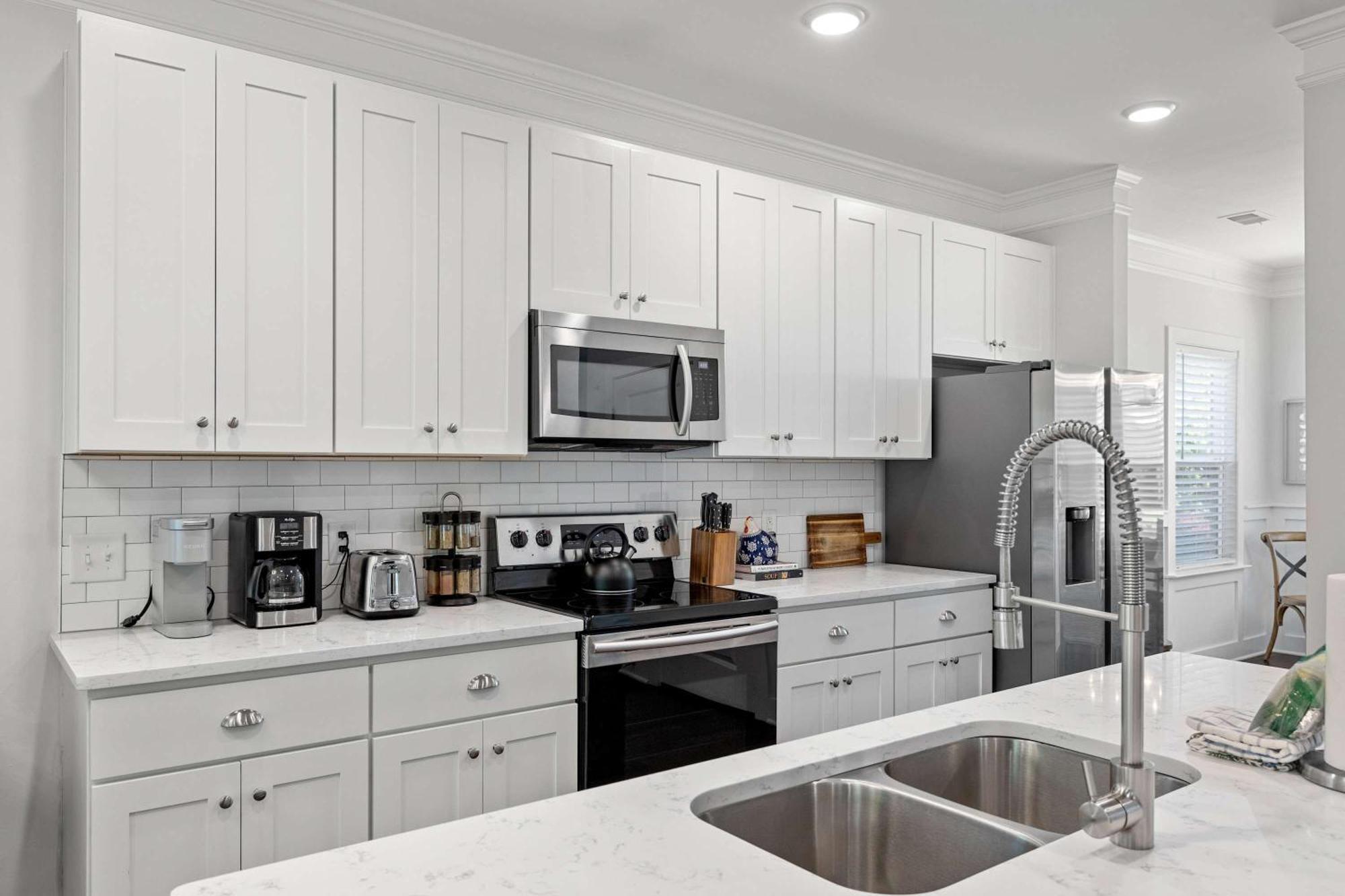 Spacious - 6 Mins To & Downtown Charleston