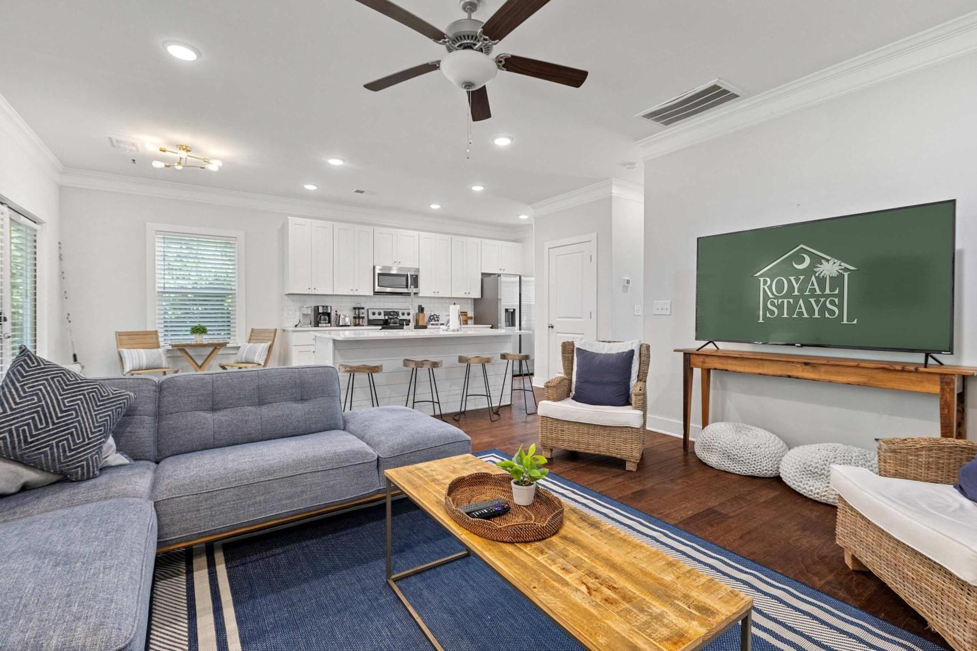 Holiday home Spacious - 6 Mins To & Downtown Charleston