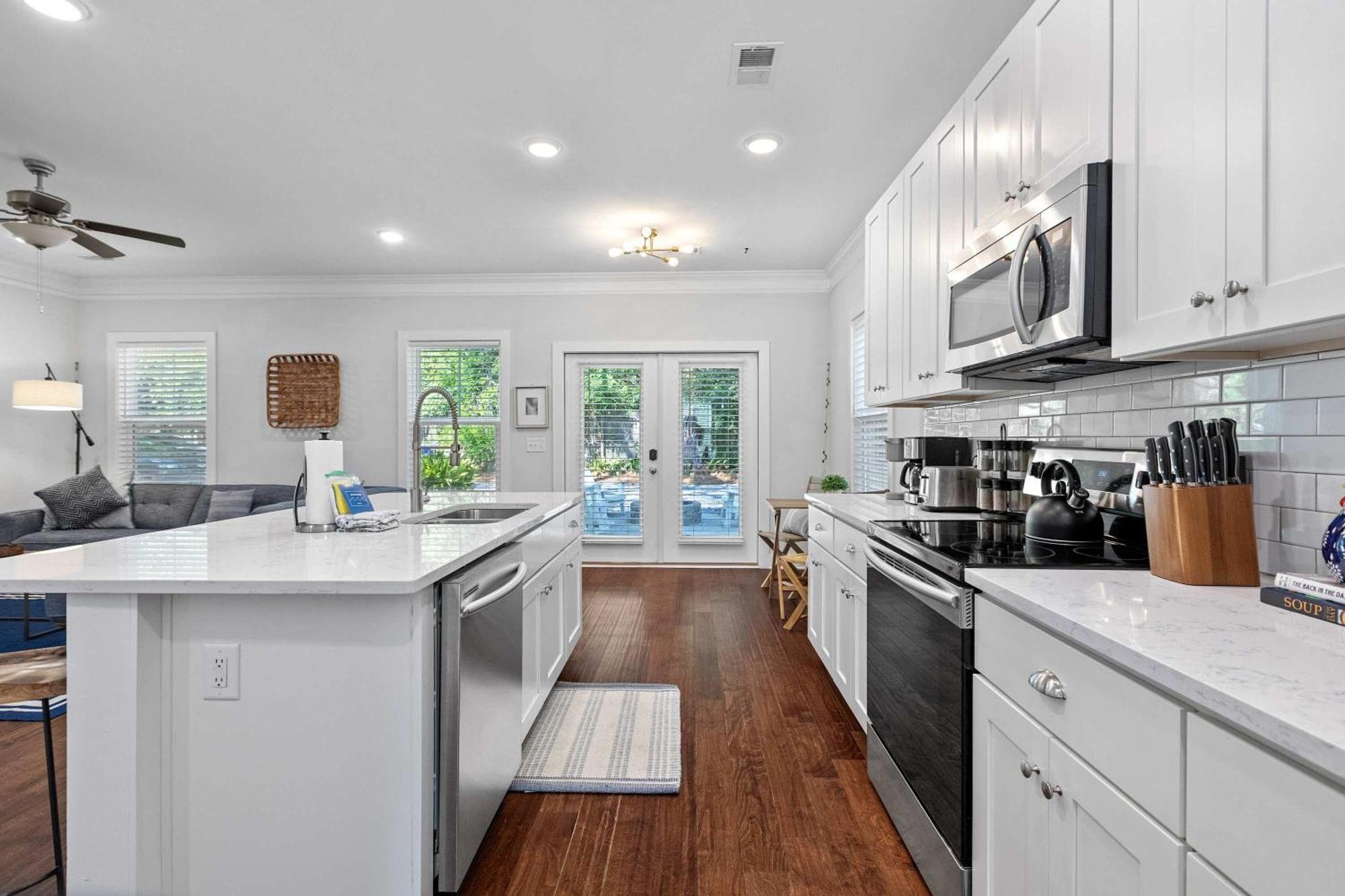 Spacious - 6 Mins To & Downtown Holiday home Charleston