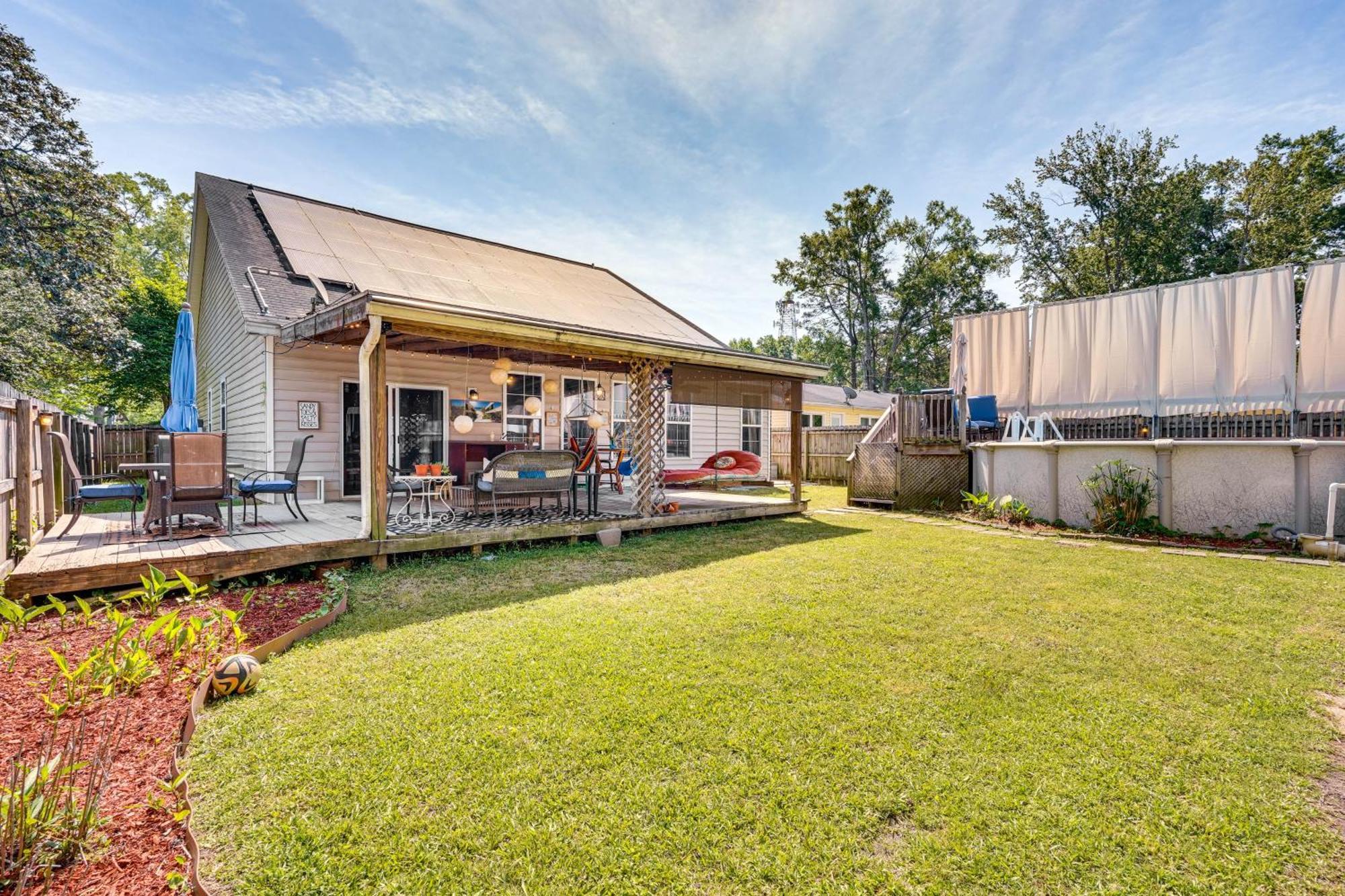 Pool, Porch And Parks North Family Home! Holiday home Charleston