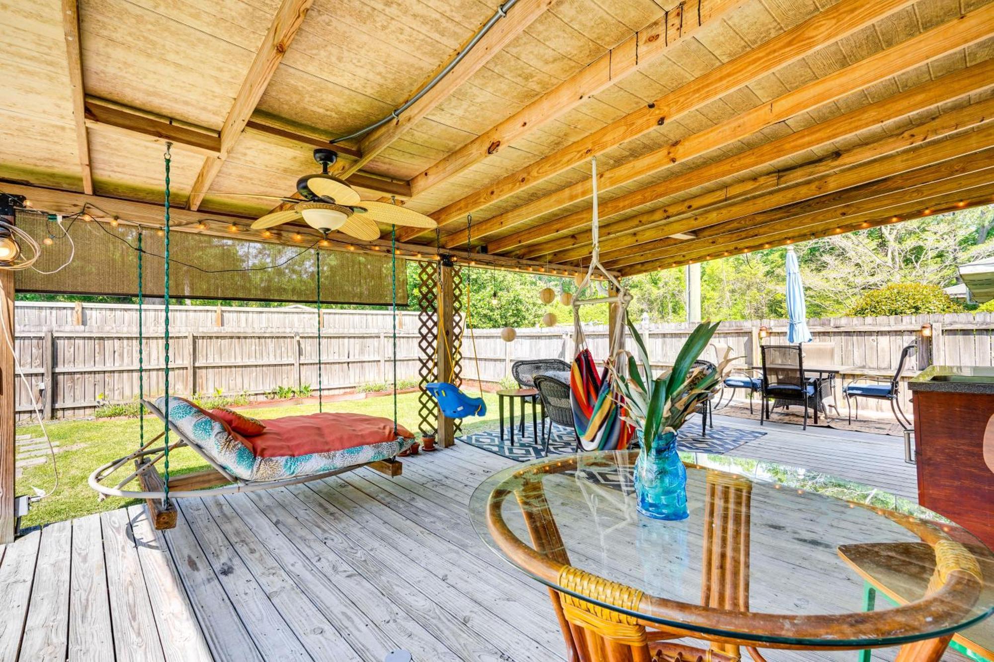 Pool, Porch And Parks North Family Home! * Charleston