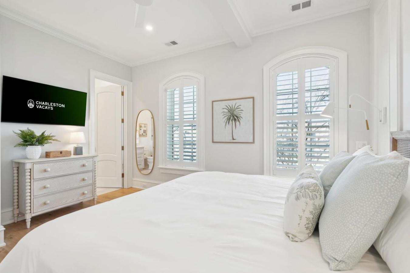 The Soiree By Vacays-new Build By King Apartment