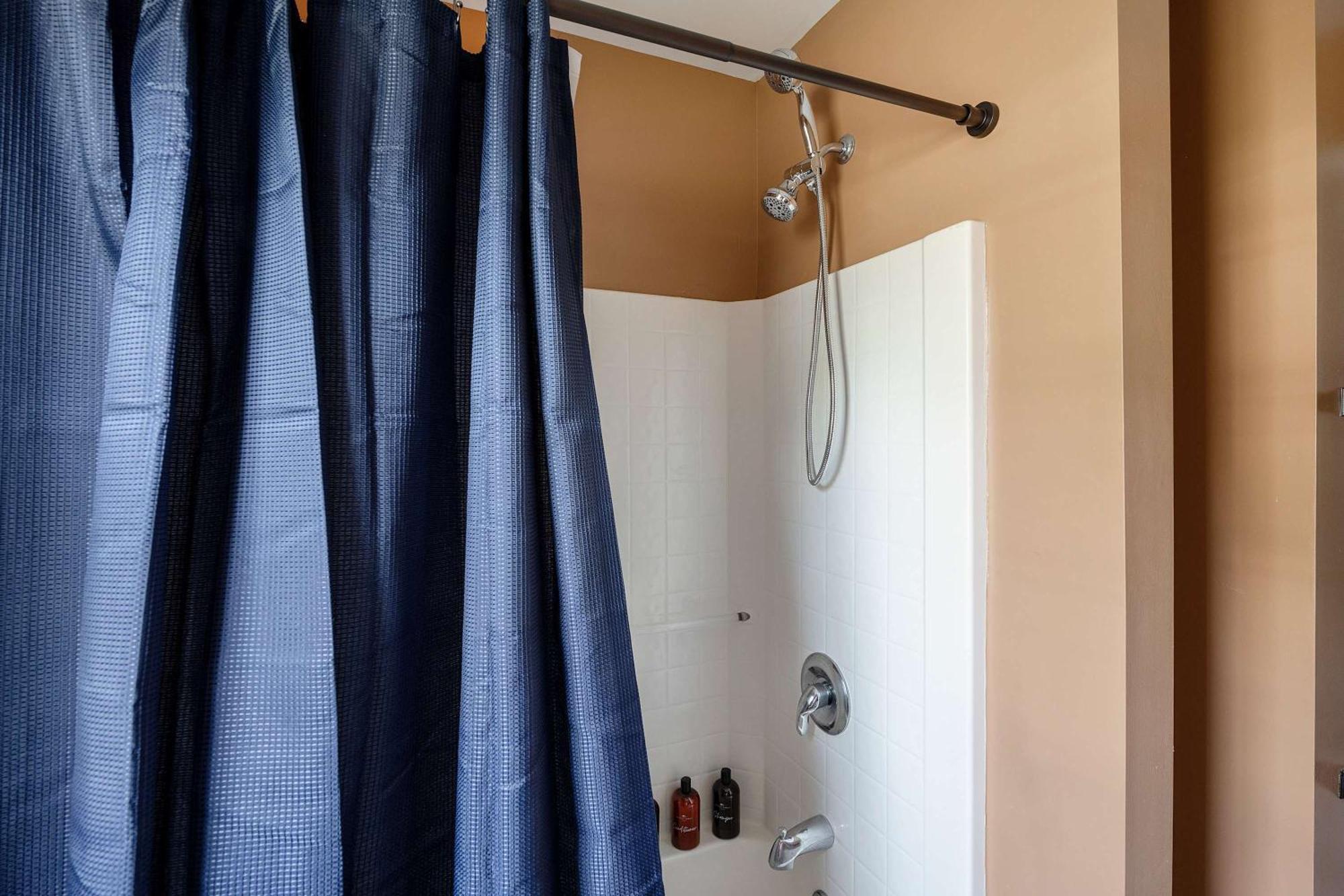 Near Airport-20 Min To Downtown- Chucktown Retreat *
