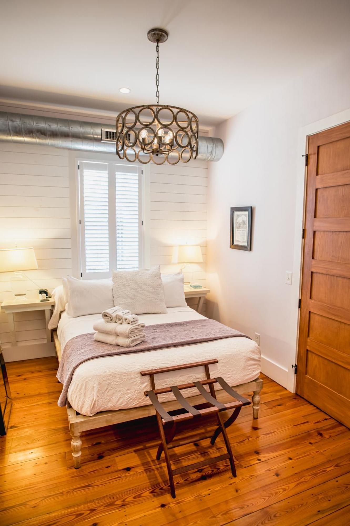 The Charlestonian Charleston