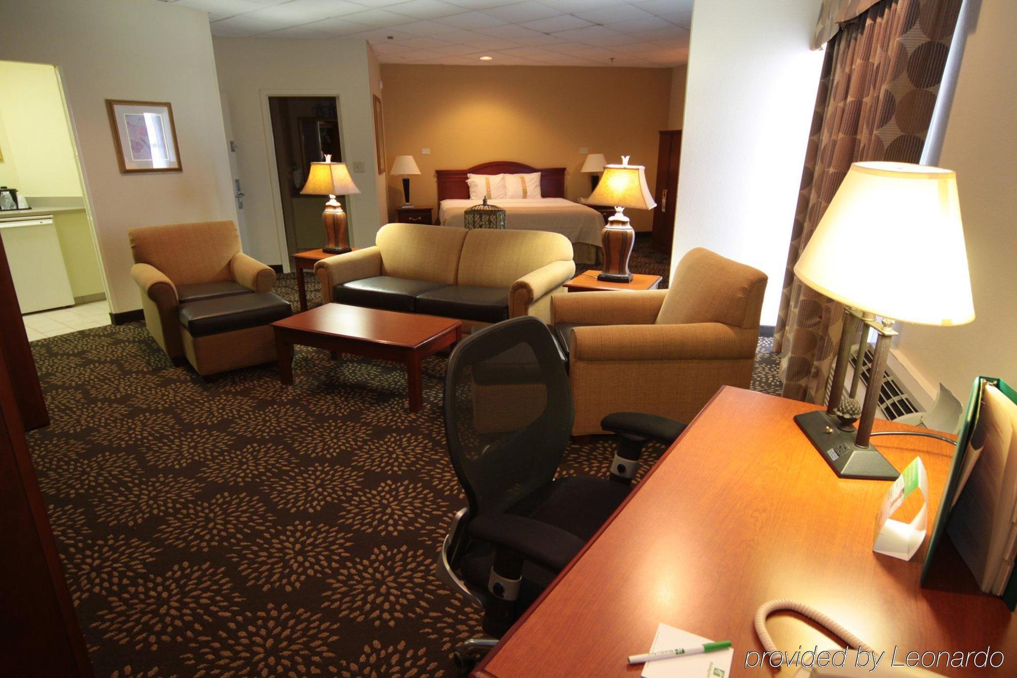 Charleston-riverview By Ihg Hotel