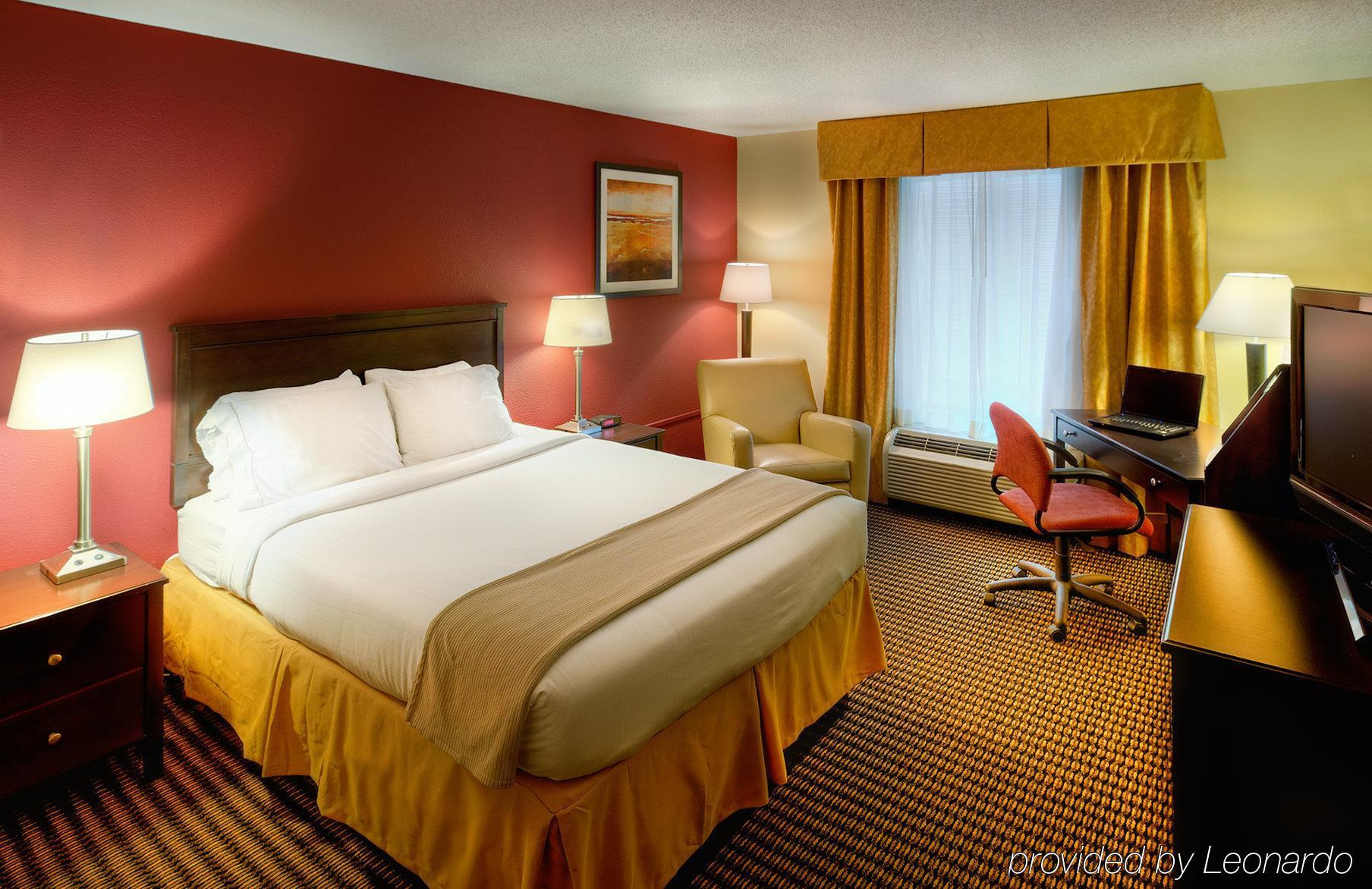 Hotel Express Us Highway 17 & I-526 By Ihg
