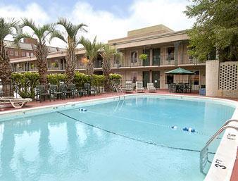 Days By Wyndham Historic District Hotel Charleston
