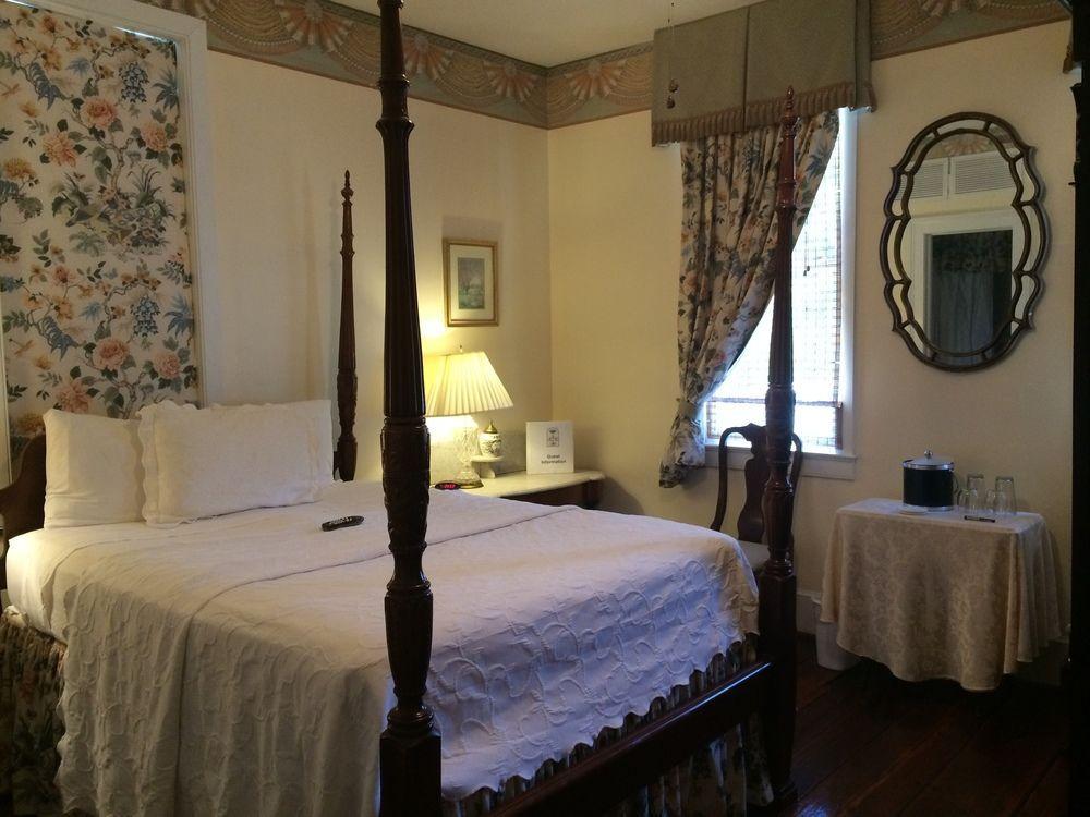 Barksdale House Bed & Breakfast Charleston