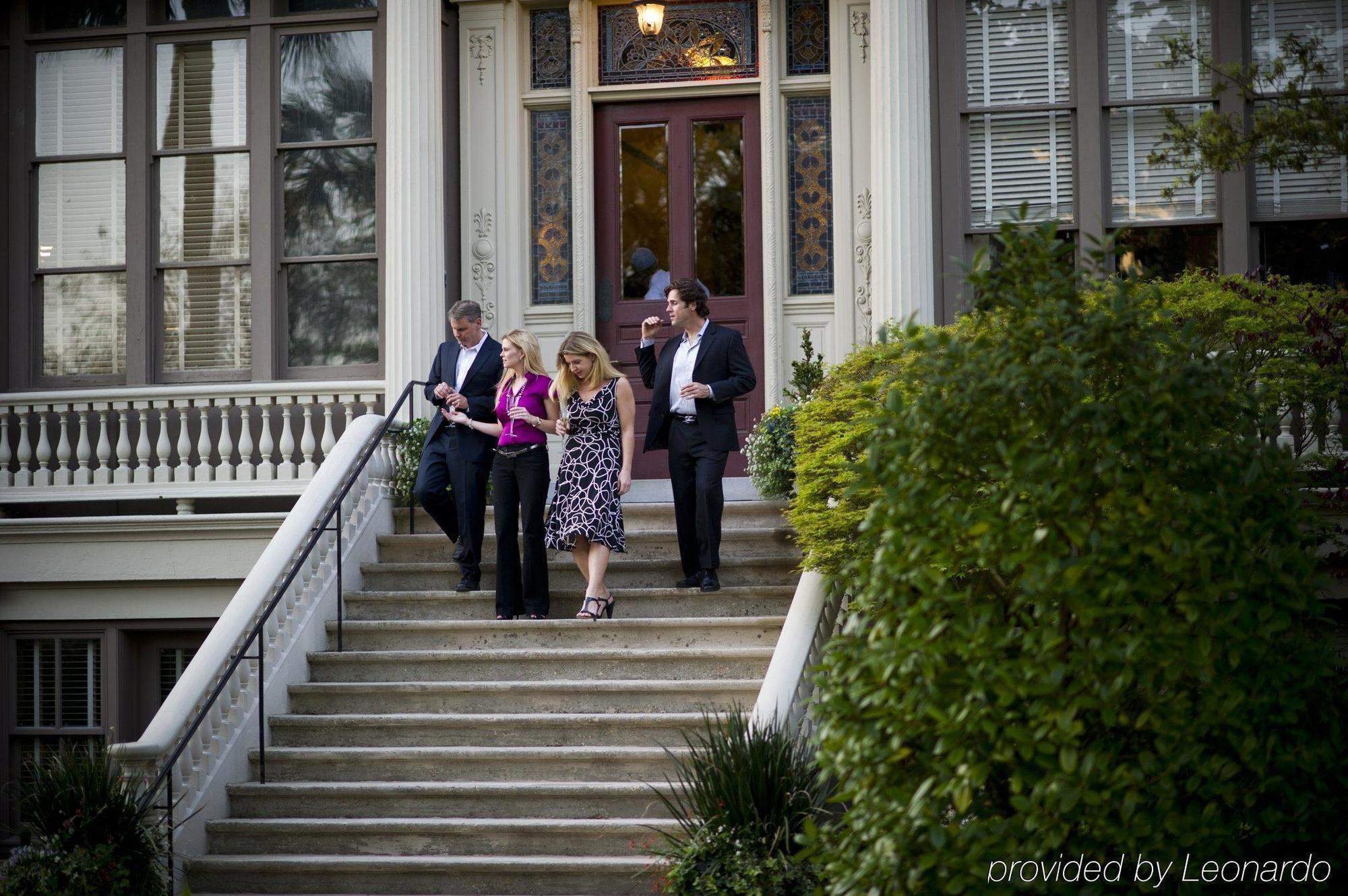Wentworth Mansion 5*