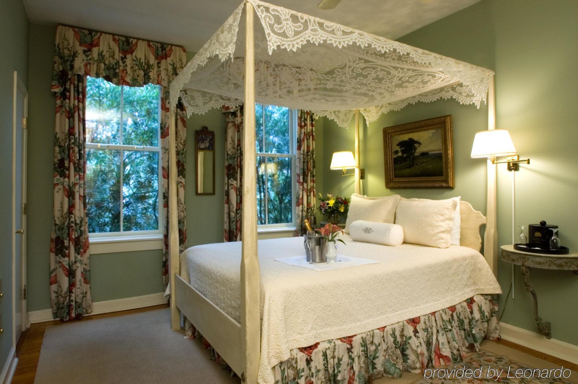 20 South Battery 3* Charleston
