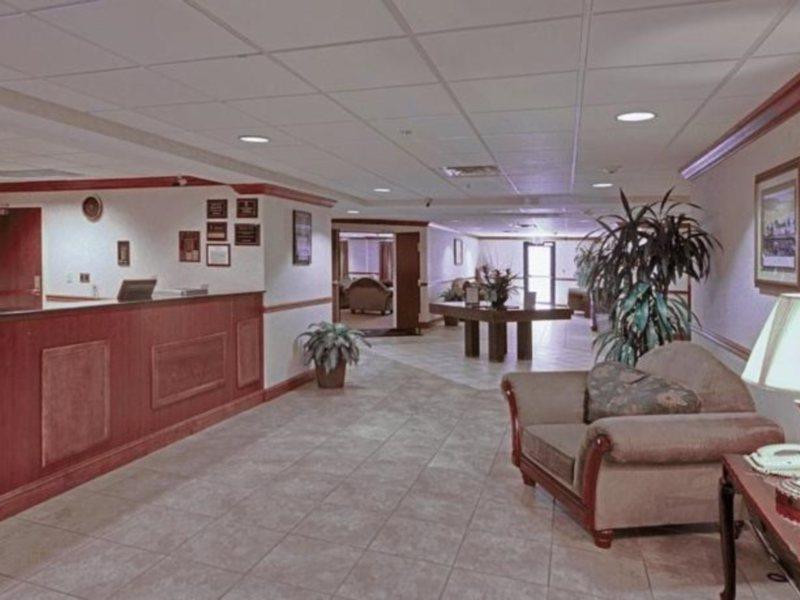 Hotel Clarion Pointe - West Ashley 2*