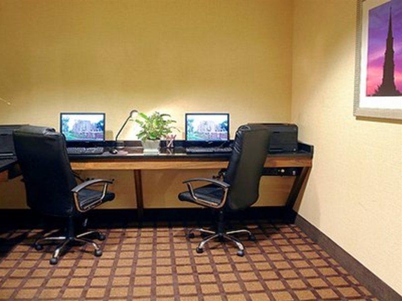 Hotel Comfort West Ashley 3*