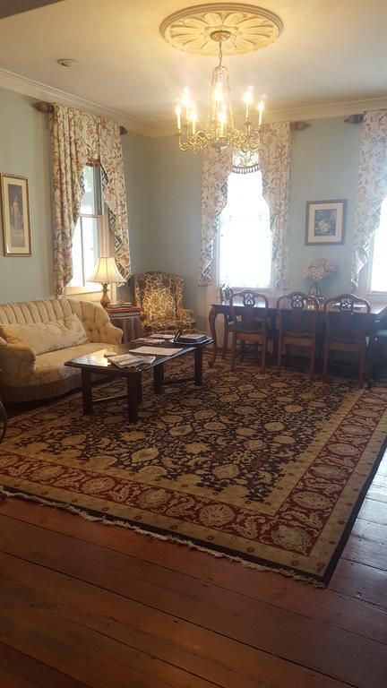 Barksdale House Bed & Breakfast