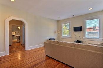 The Dogwood By Country 3*