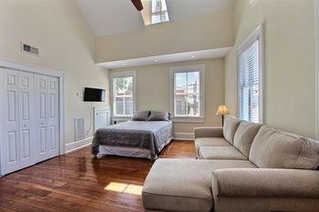 The Dogwood By Country Hotel Charleston
