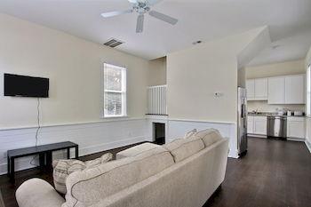 The Maple By Low Country Rentals Hotel Charleston