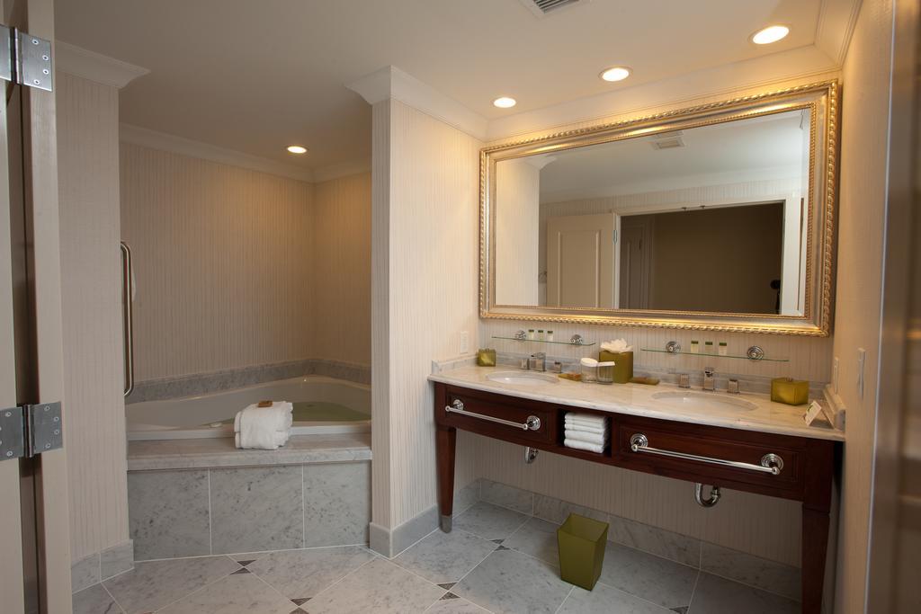 Town & Country And 3* Charleston