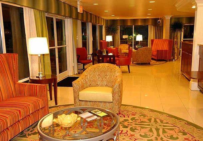 Courtyard Waterfront Hotel 3*