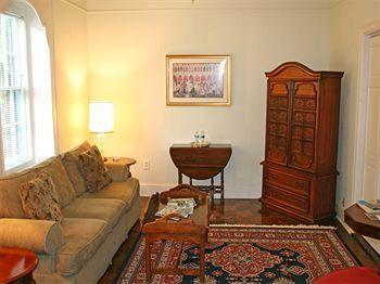 27 State Street 4*
