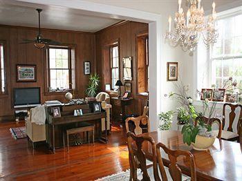 Bed & Breakfast 27 State Street 4*