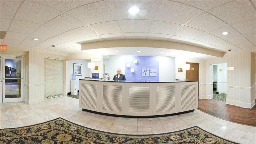 Express Us Highway 17 & I-526 By Ihg Hotel Charleston