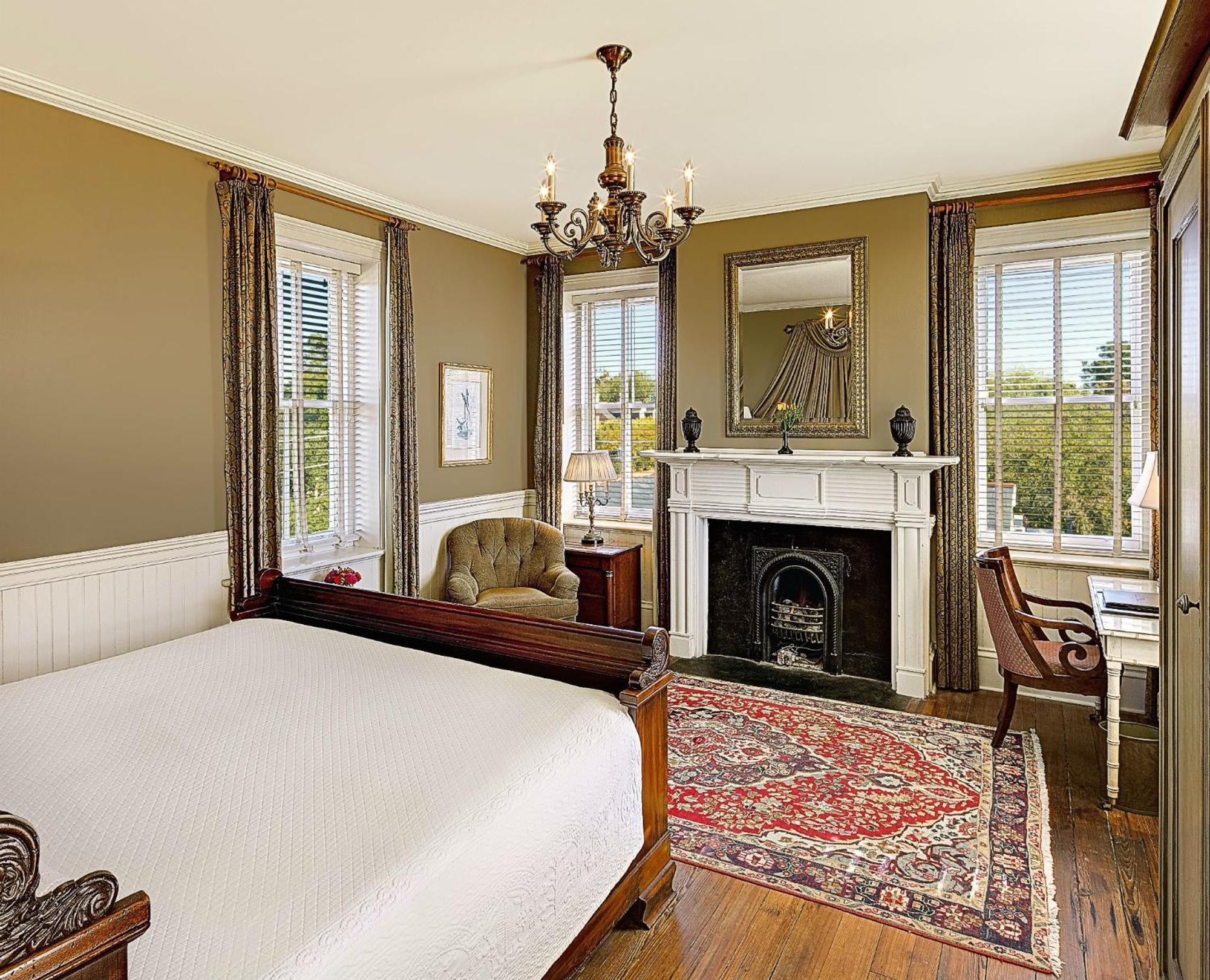 Hotel Wentworth Mansion