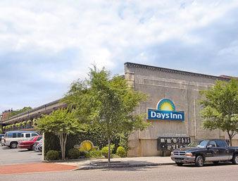 Days By Wyndham Historic District Hotel Charleston