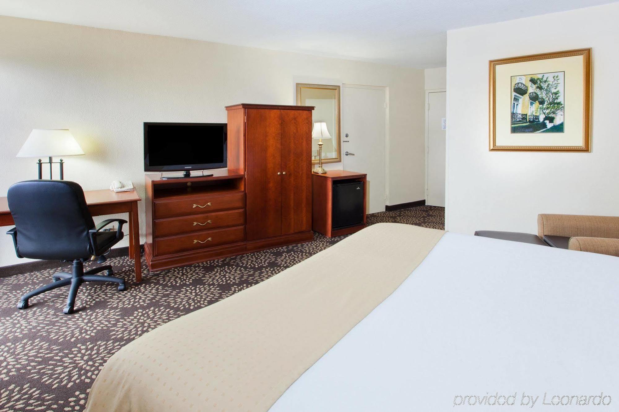 Charleston-riverview By Ihg Hotel Charleston