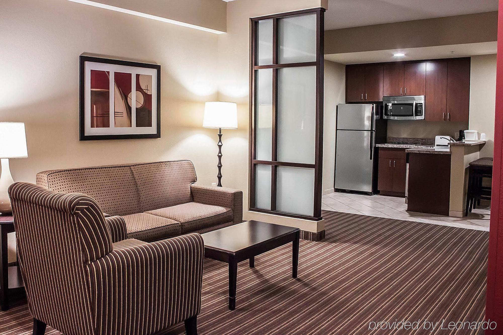 Comfort West Ashley Hotel 3*