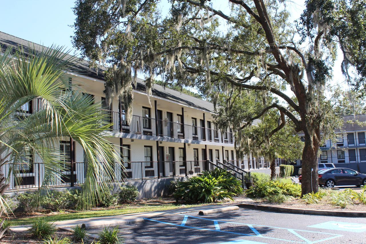 Creekside 3*