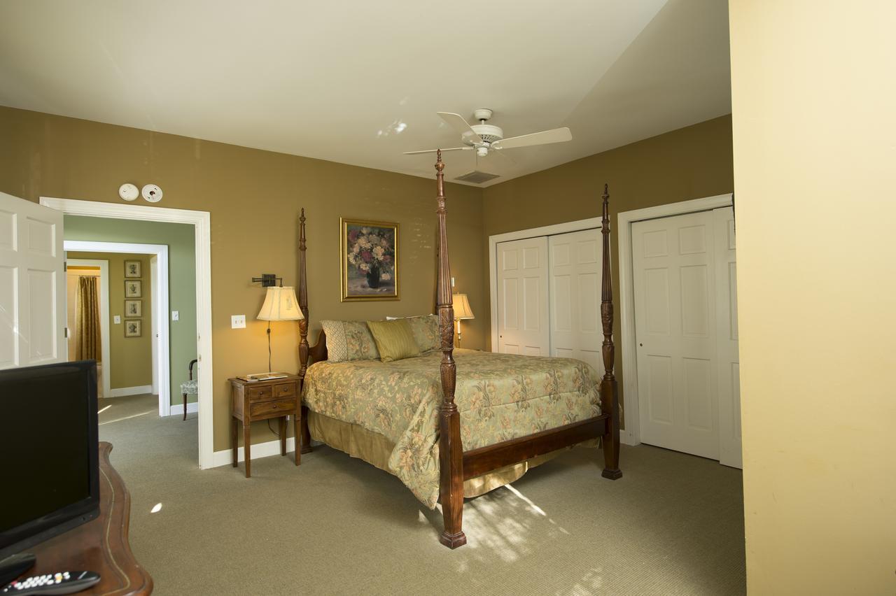 Barksdale House Bed & Breakfast