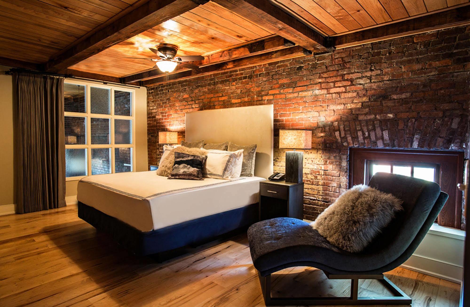 Inn The Restoration
