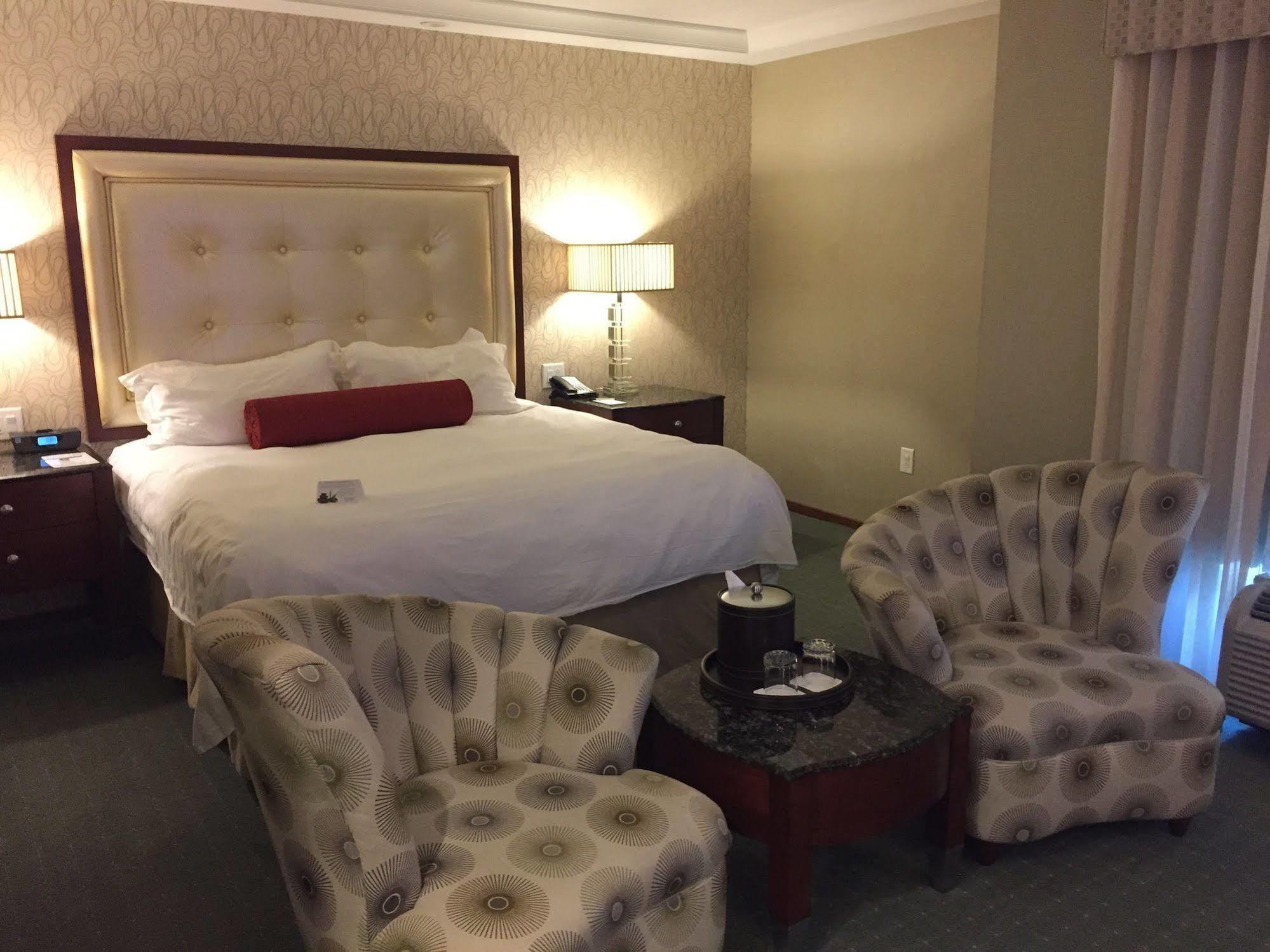 Hotel Town & Country And 3*