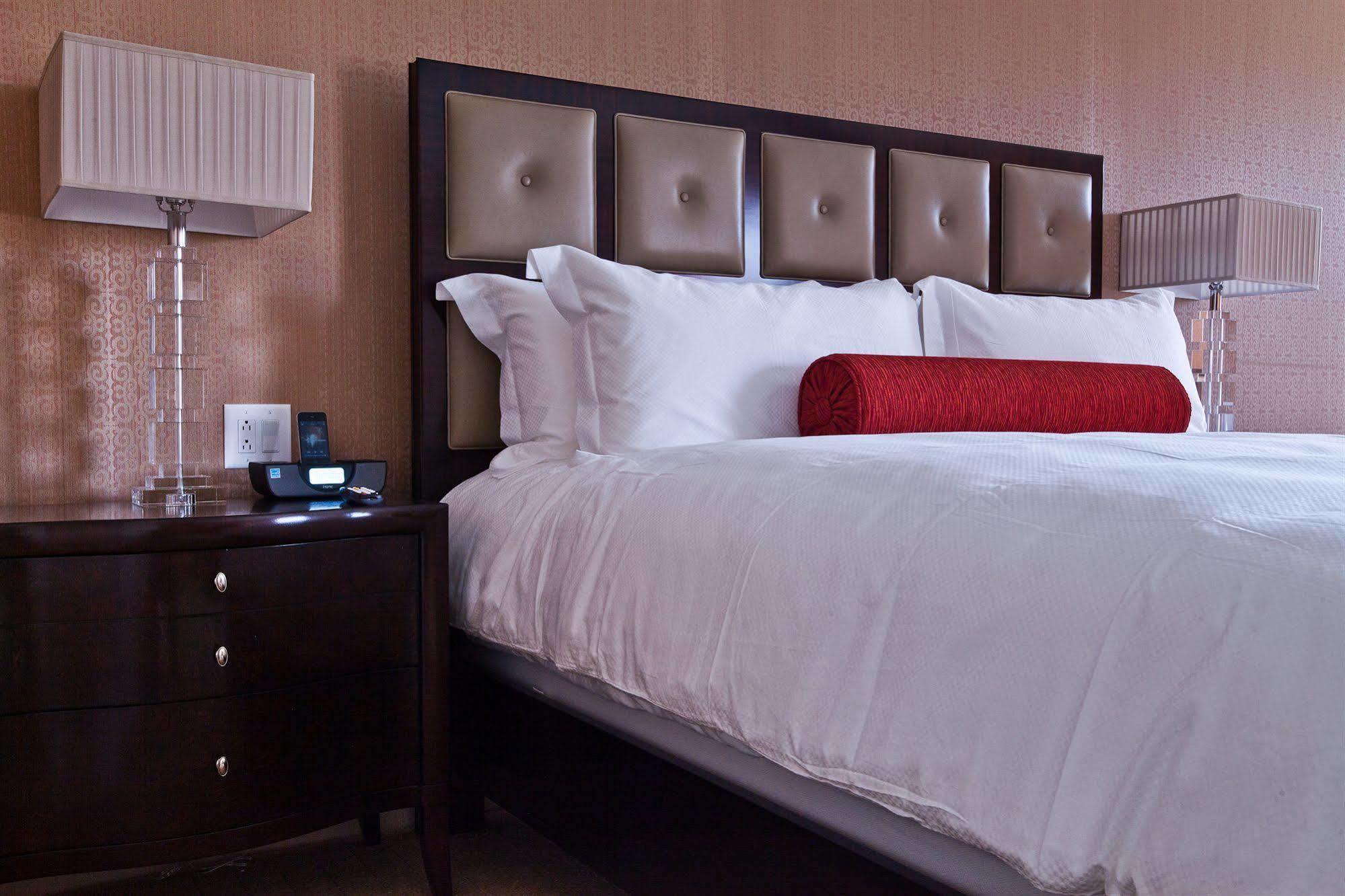 Hotel Town & Country And