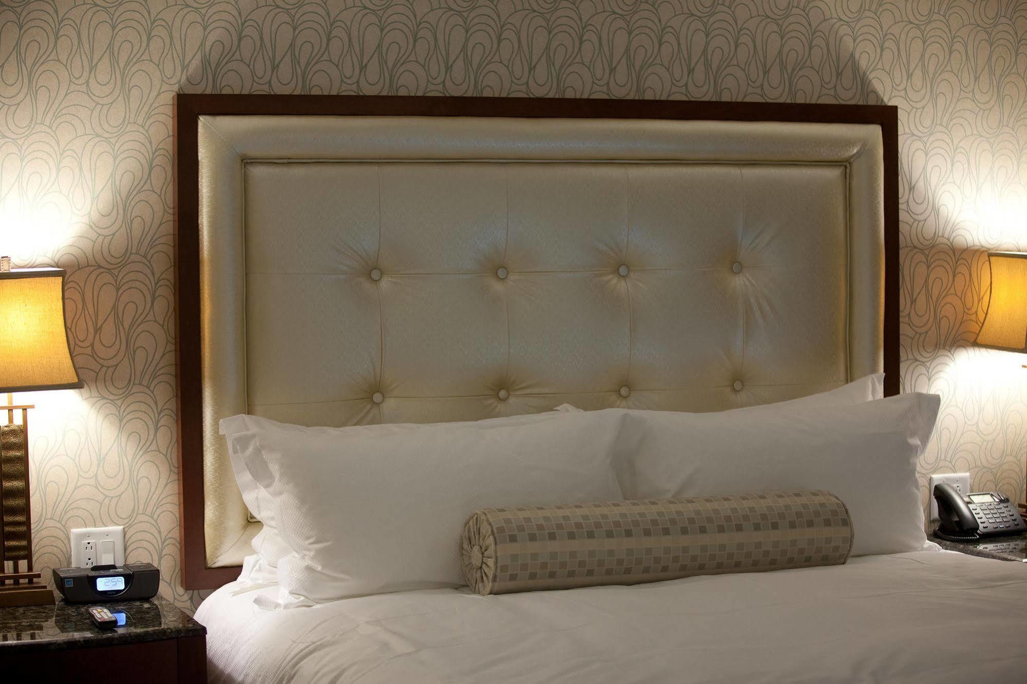 Town & Country And Hotel