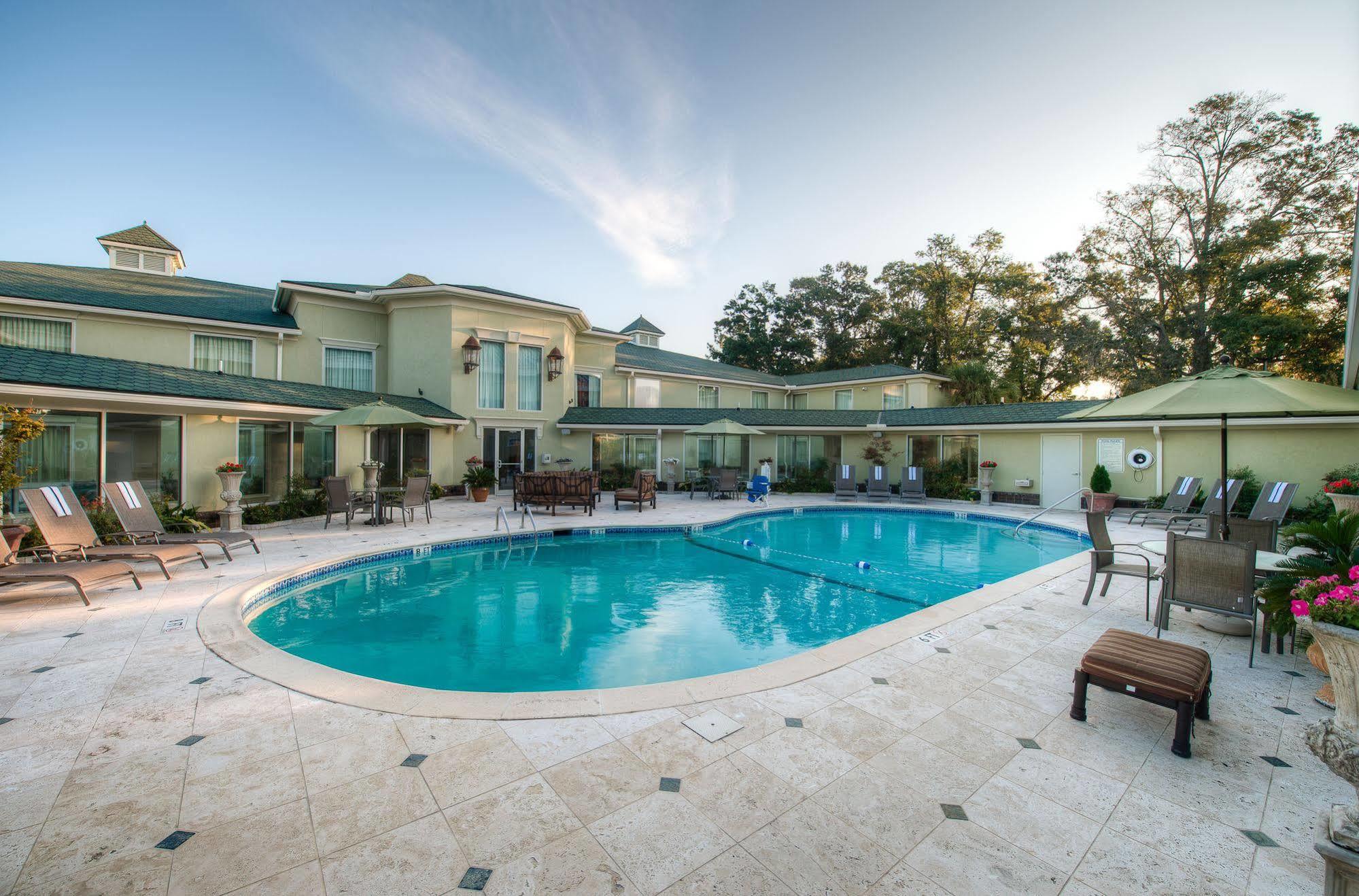Town & Country And Hotel Charleston
