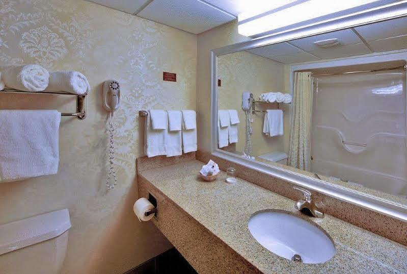 Clarion Pointe - West Ashley Hotel 2*