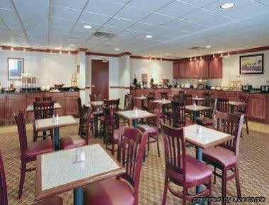 Clarion Pointe - West Ashley Hotel
