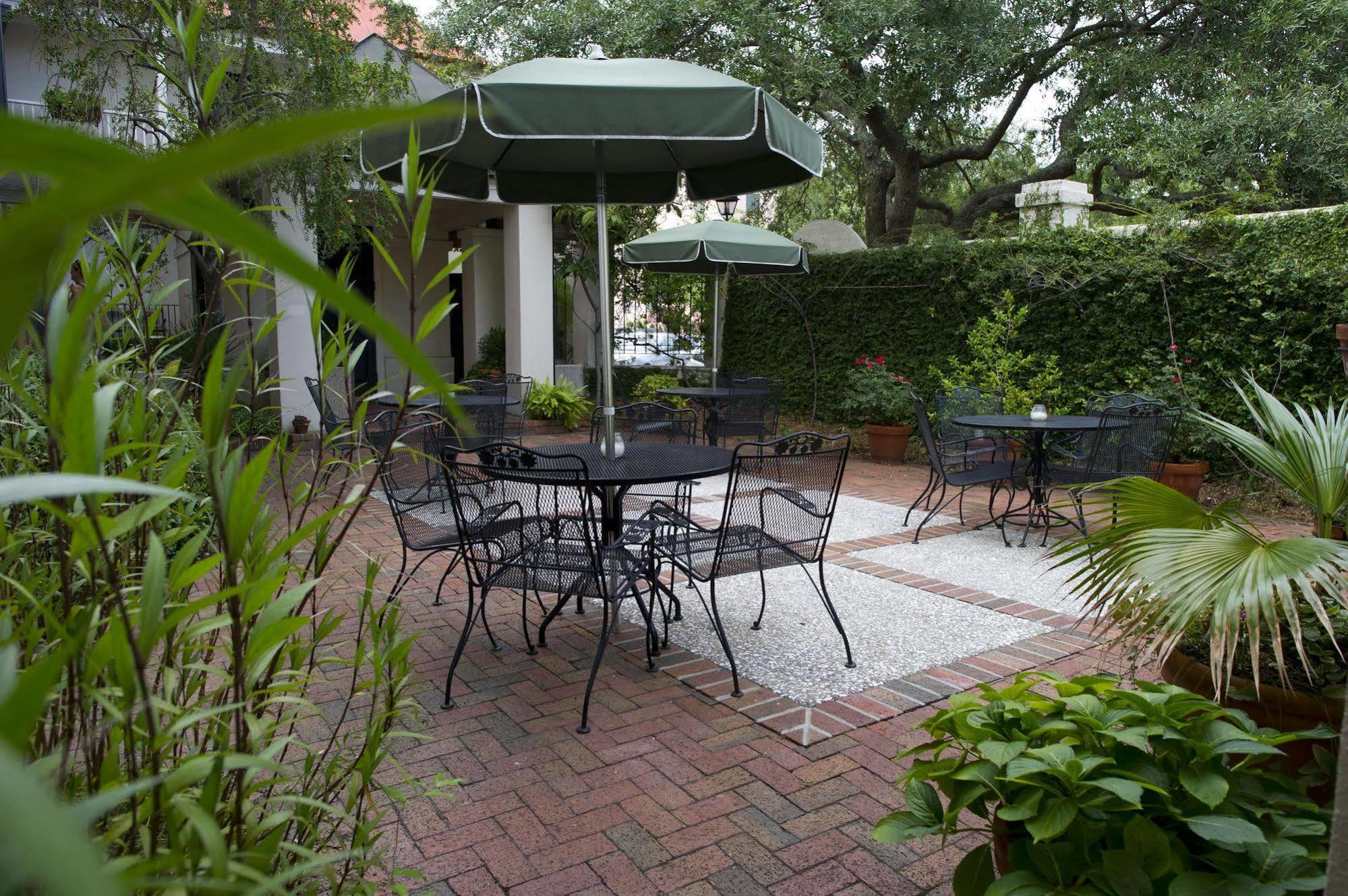 Bed & Breakfast Kings Courtyard 3*