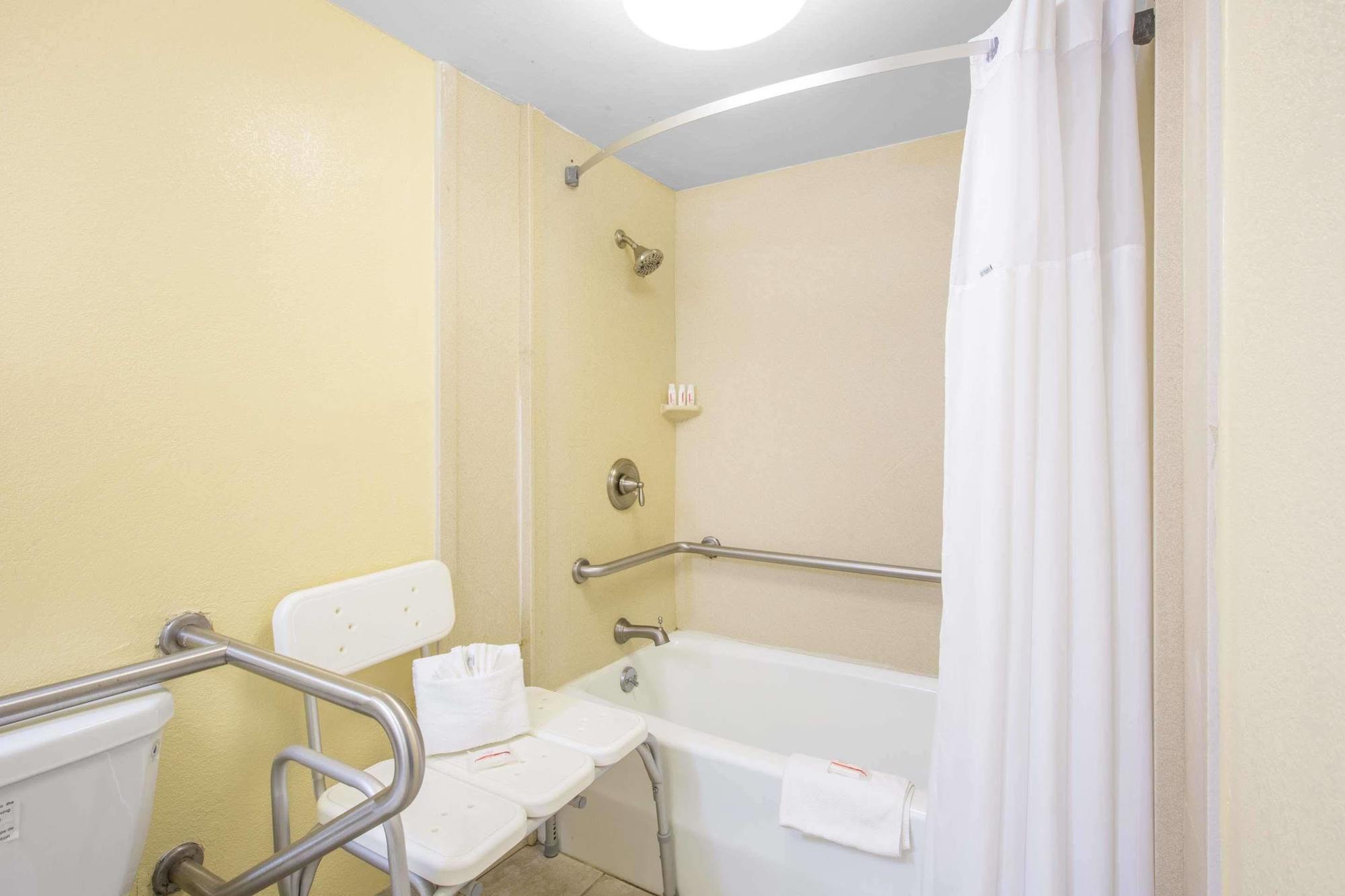 Days By Wyndham Historic District Hotel 2*