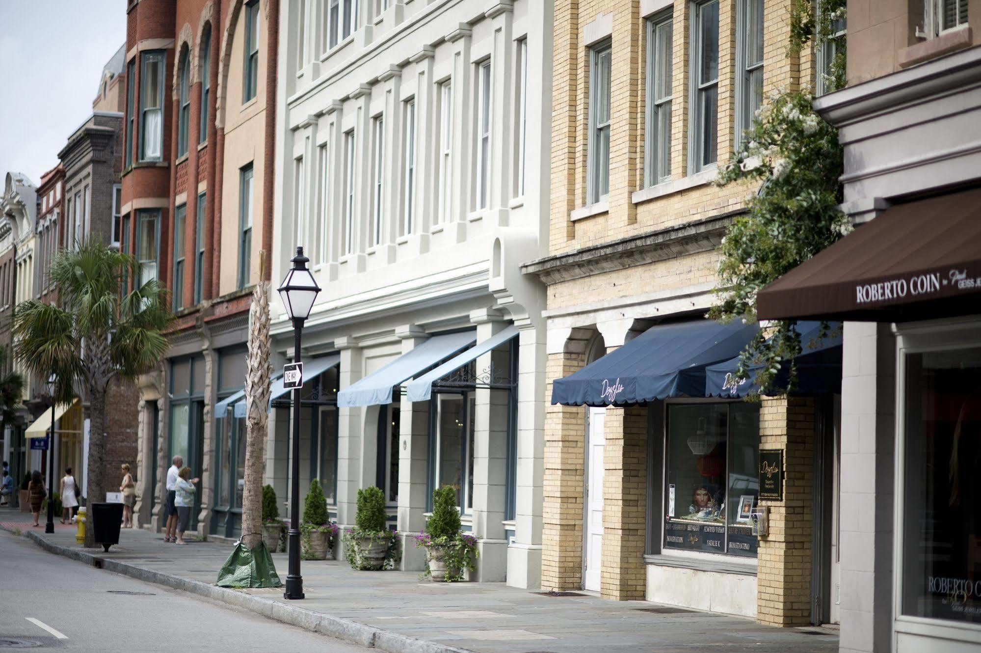 Fulton Lane 4*