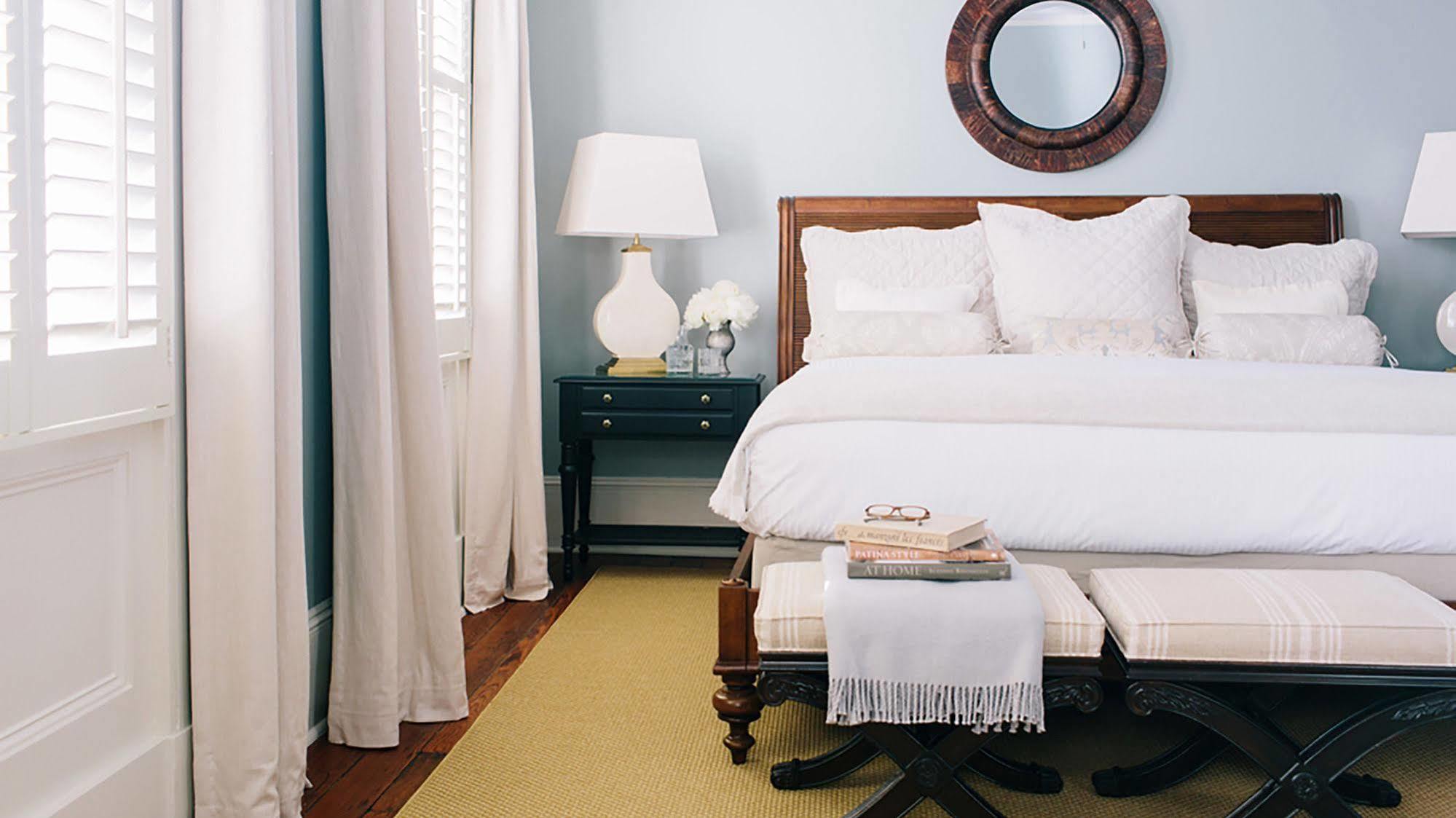 Inn Zero George Charleston