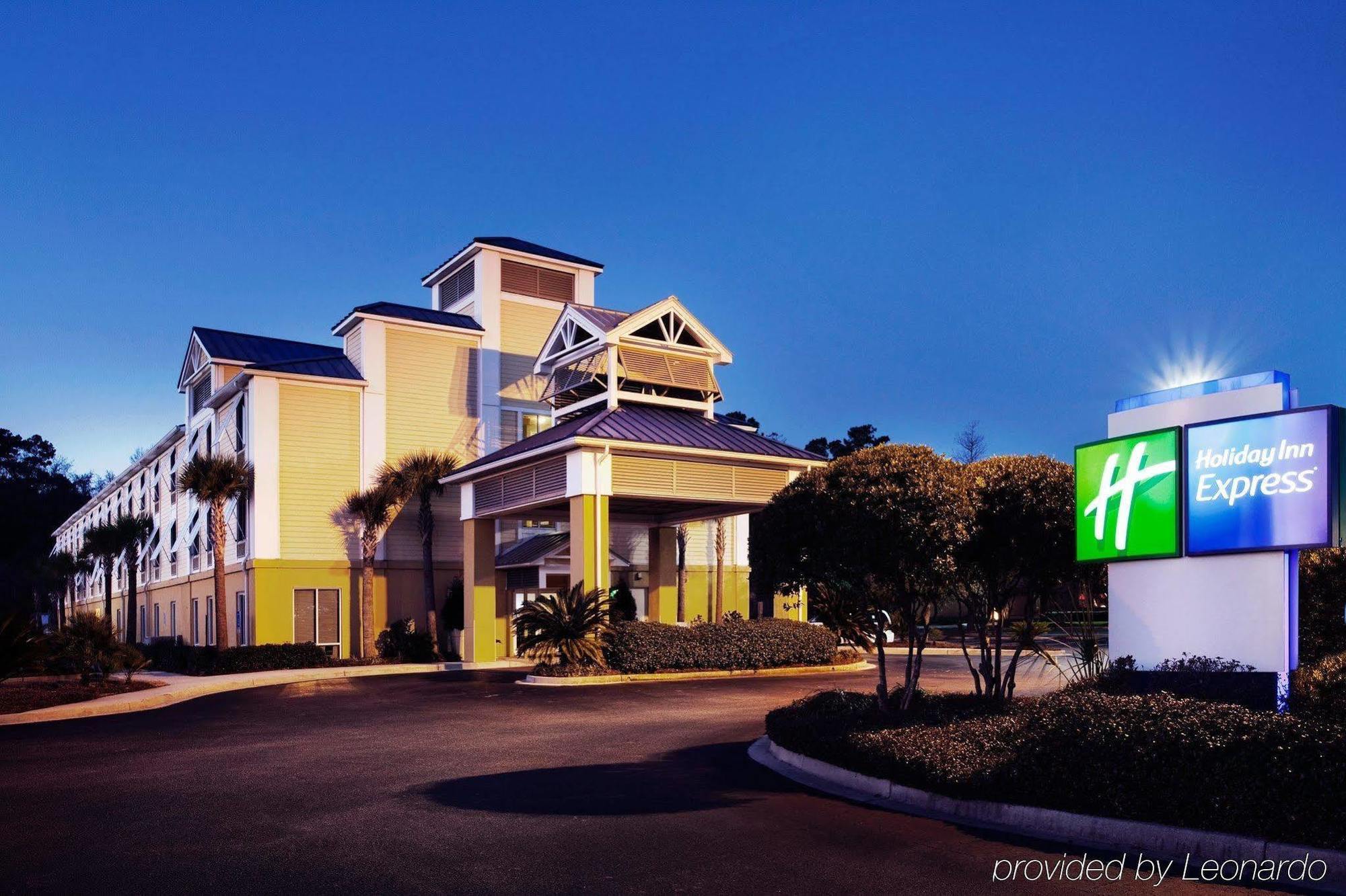 Express Us Highway 17 & I-526 By Ihg Hotel 2*