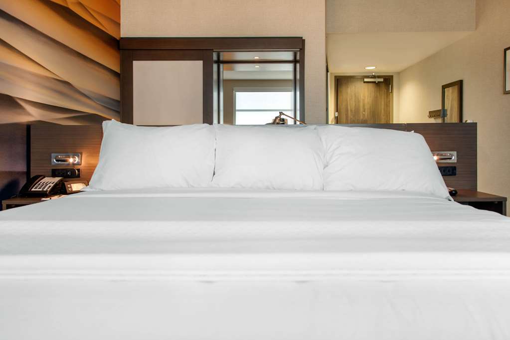 Cambria Riverview Hotel Charleston