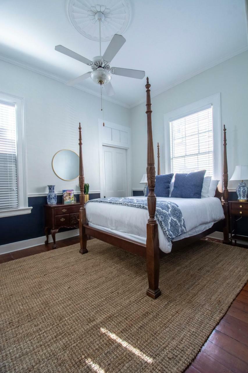 Daybed With Trundle In The Beautiful Ashley Inn 4 Blocks From King St Inn Charleston