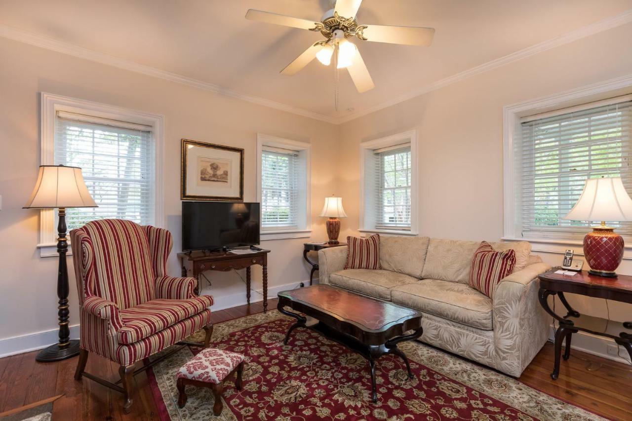 Governor's House Bed & Breakfast 2*
