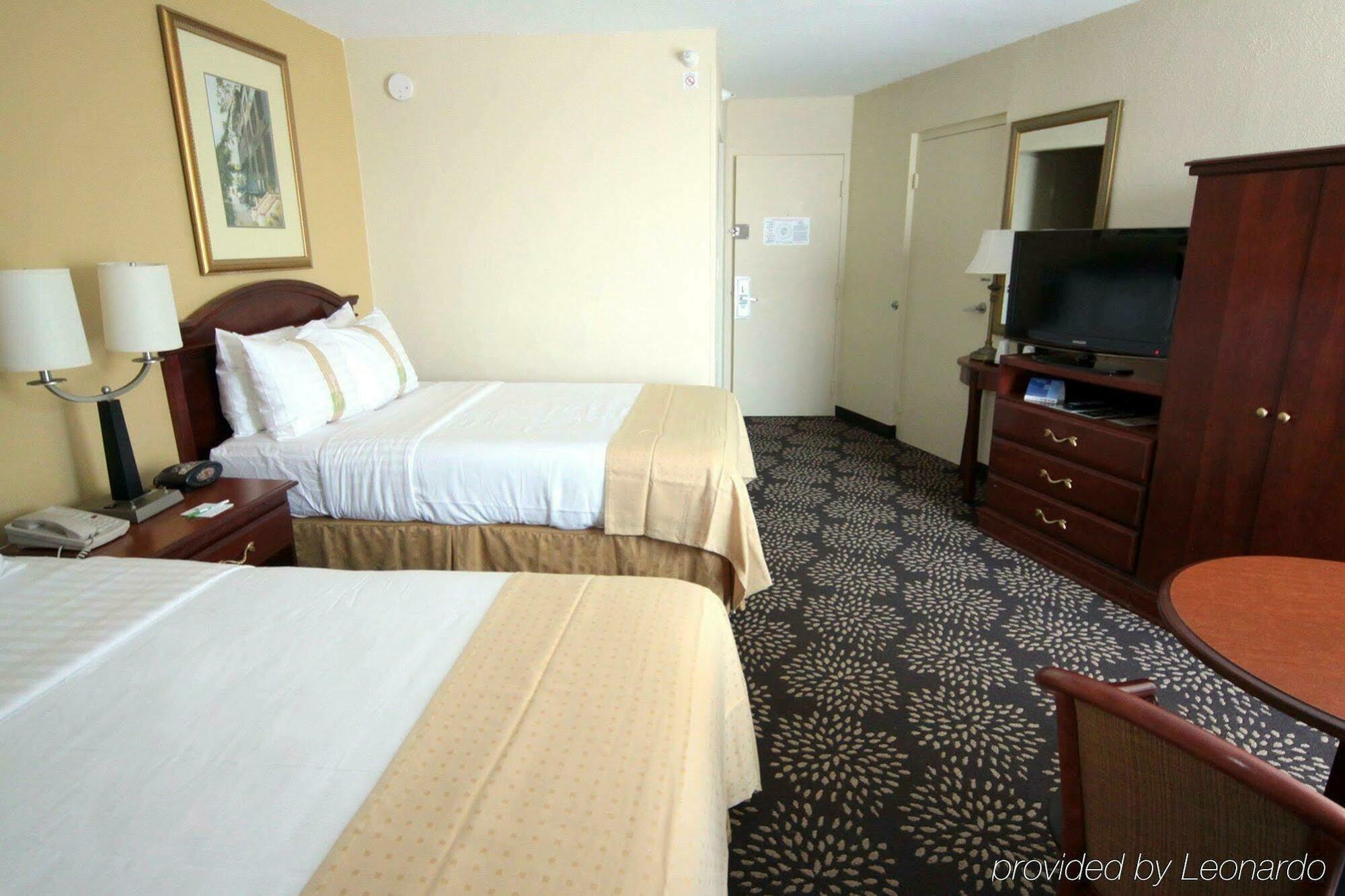 Charleston-riverview By Ihg 3*